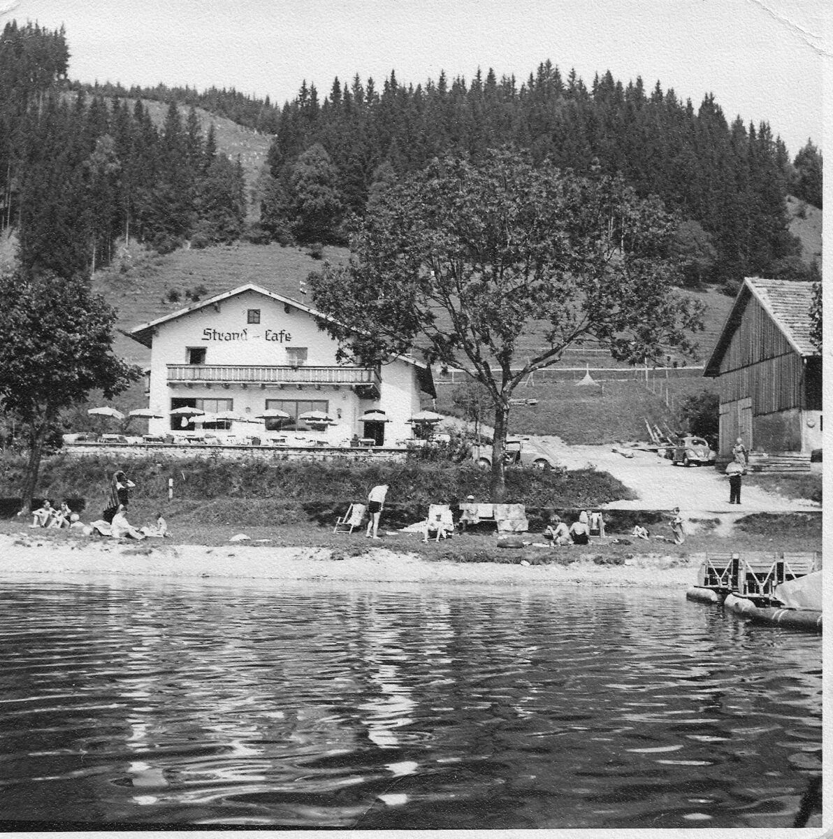 Alte Fotoaufnahme von 1955. Standcafe in Hopfen am See.